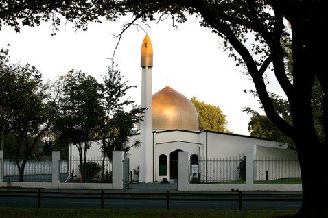 紐西蘭基督城清真寺槍擊案：在逃槍手直播屠殺，已知40死