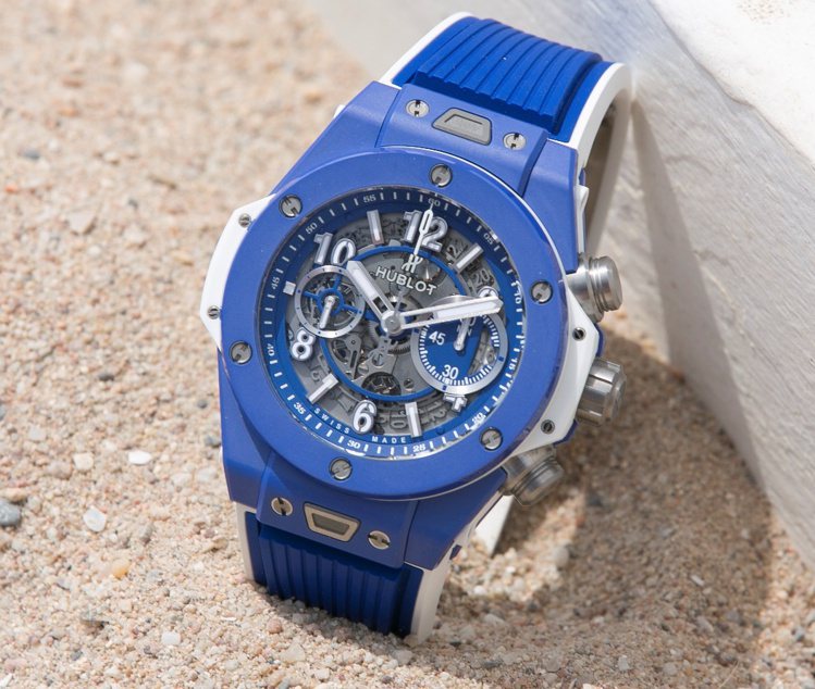 宇舶限定的Big Bang Blue蔚藍腕表，採用藍色拋光陶瓷表殼，全球僅100...