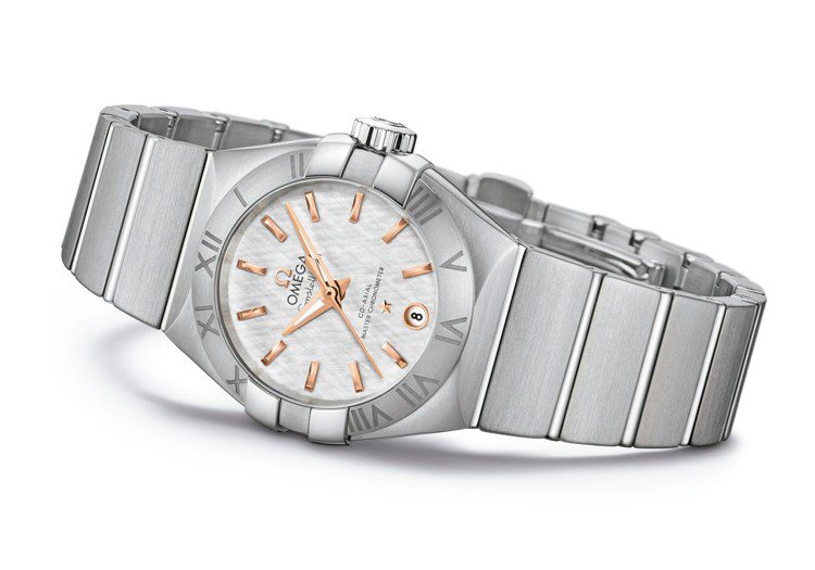 歐米茄星座系列大師天文台女仕腕錶，建議售價192,600元。圖／OMEGA提供