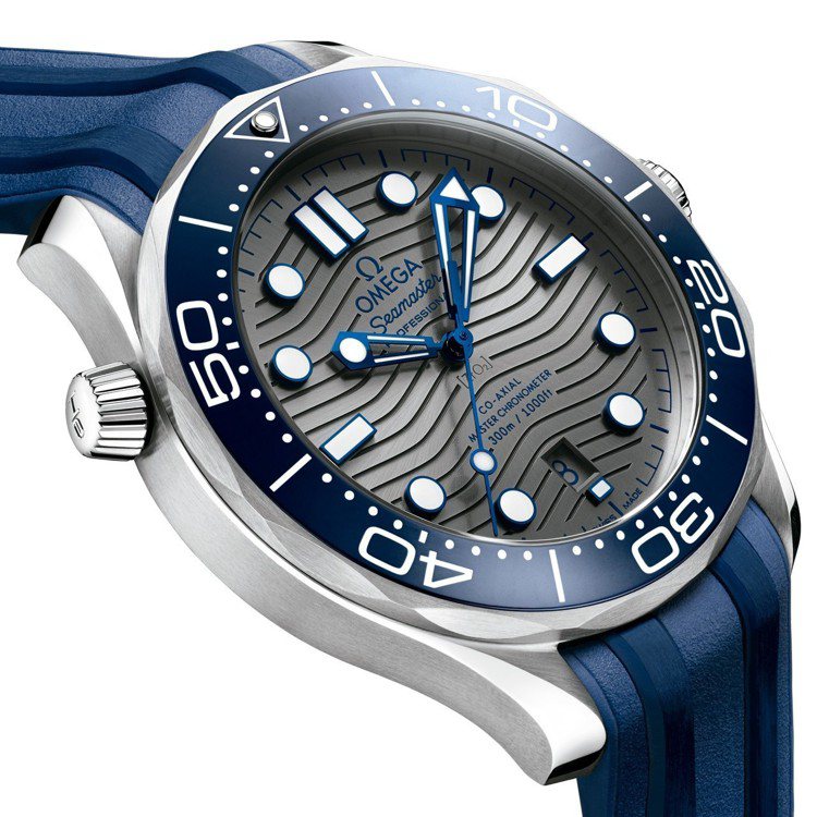 歐米茄海馬Diver 300M系列橡膠帶腕表，15萬5,500。圖／歐米茄提供