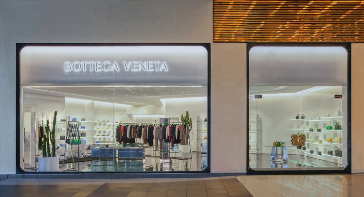 人氣品牌Bottega Veneta台北微風信義店近日重新盛大開幕。圖／Bott...