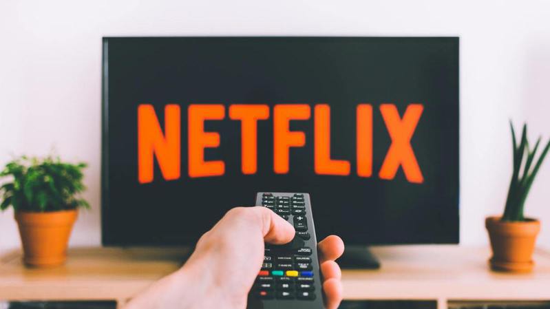 Netflix開鍘「寄生帳號」非同住者每月多付100元 網轟：家人都會住一起？