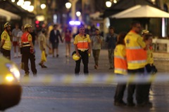 西班牙警方追擊巴塞隆納恐攻嫌犯 傳至少射殺3人