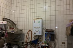 瓦斯熱水器裝廚房 老翁洗澡一氧化碳中毒昏倒