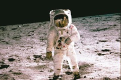 嚴震生／阿姆斯壯登陸月球五十年