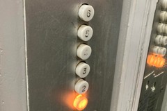 外送員搭電梯見超復古按鈕 內行人熟知年代：很怕搭這種