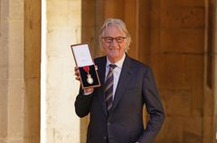 時尚界第一人！Paul Smith獲頒英國王室最高級別勳位
