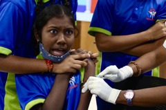 印度擴大疫苗施打對象 12到14歲青少年開始接種