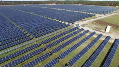 亞馬遜擴大全球再生能源計畫 提前5年實現使用100%再生能源的目標