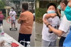 上海嚴苛封城所致？男童做核酸遭拒 持菜刀喊「必須砍死他」