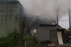 龍井木材運輸工廠大火 出動多輛消防車救援