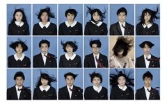 日本高中招生廣告PO「學生逆風照」網瘋傳：下排右二氣場太強了！ 