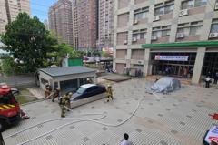 影／電動車著火難滅 台南市發表移動式水槽有效滅火