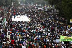 通膨嚴重政府專制 孟加拉民眾噓總理