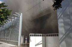 國賓飯店拆除工程「管道間冒出大量濃煙」 火勢控制無人受困