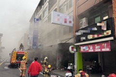 台南市早餐店失火波及鄰宅 一對夫妻送醫