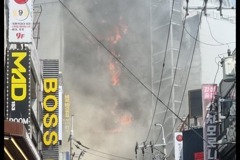 南韓仁川樂天電影院大樓起火 消防當局派出上百人灌救