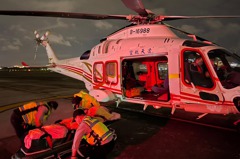 澎湖女遊客戲水突昏迷 直升機緊急後送救人