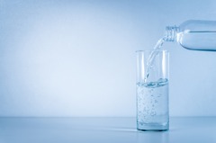 喝鹼性離子水能改變體質？專家曝殘酷真相 想抗癌養生需做好「這些事」