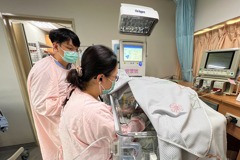 好心疼！台中18歲懷孕貧女在家早產 醫院幸運救回小生命