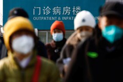 「中國經濟確實不行了」2022年2500萬人退出醫保 原因很悲傷