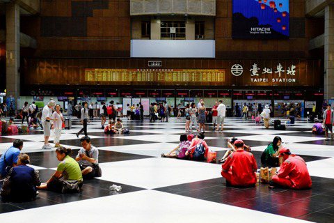 台北車站為何沒有變成微風廣場？
