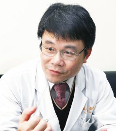 長庚醫院關節重建骨科主任李炫昇。