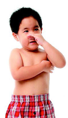 台灣地區過敏性鼻炎的盛行率高達3至5成，已經成為父母最頭痛，小朋友最常見的過敏疾病。 記者陳立凱╱攝影