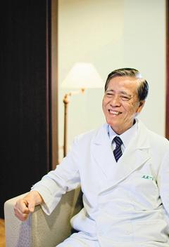 <B>王正一</B><BR>
腸胃內科專家、花蓮慈濟醫學中心董事、臺大醫學院名譽教授