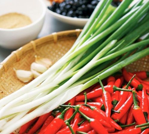烹調時可多加點溫性的蔥、薑、蒜、豆豉來平衡涼性。 圖片來源╱台灣好食材 Fooding