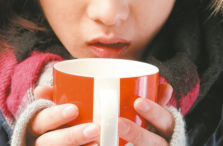 天冷來一杯熱奶茶或熱可可，喝在嘴裡，身子也暖呼呼起來；但如果經常喝，卻可能胖到身體。<br />記者陳立凱／攝影