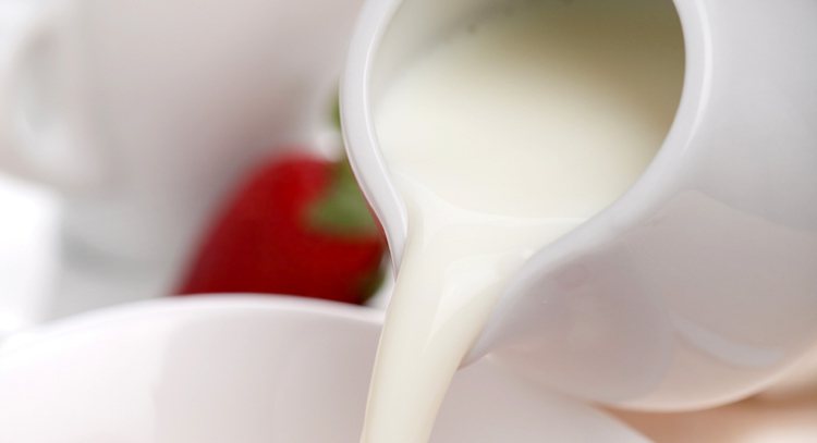 鮮奶濃純香，也要當心高膽固醇。 圖／ingimage