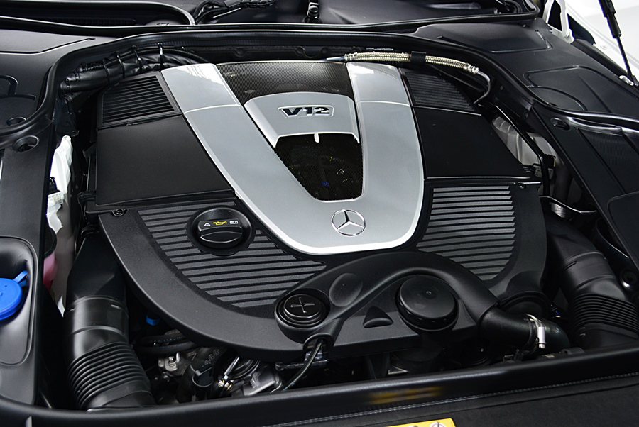 S600配V12引擎，時速0到100公里加速只要5秒，如同跑車一般快速。更配有主...