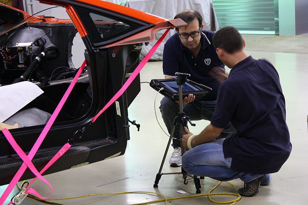 Lamborghini特有的落地保固政策，讓海外車主同享義大利原廠規格服務。 L...
