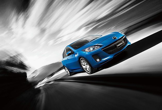 Mazda推出國產最佳中型房車New Mazda3全球新車色「天湛藍」，並新增New Mazda3 2.0五門榮耀尊貴版車型。 Mazda提供