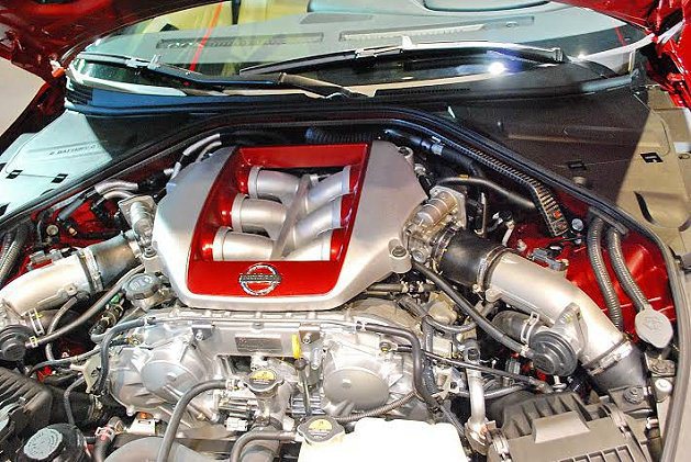2015年式GT-R搭載VR38DETT的3.8升雙渦輪增壓V6引擎。 記者趙惠...