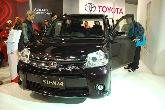Toyota展出七人座迷你轎式休旅Sienta，車展試水溫。 記者趙惠群／攝影