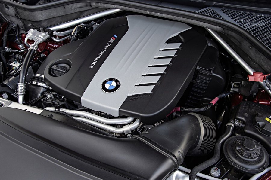 動力經過進化，比上一代動力更強，同時更節能。X6 xDrive35i搭載BMW ...