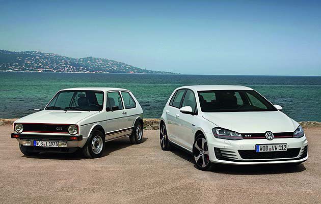 左邊為Golf Mk1，右邊為Golf Mk7。 VW
