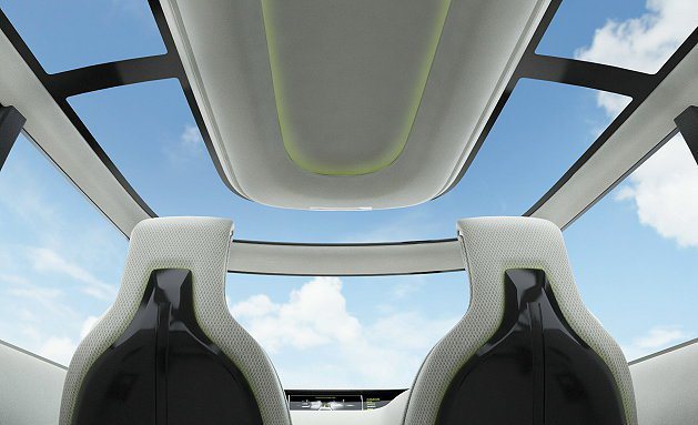 AR有高採光的全景式天窗。 Mitsubishi提供