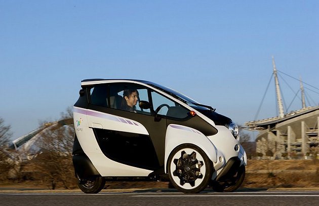 Toyota提供10輛i-Road讓民眾以及電動汽車產業的專家來進行測試。 To...