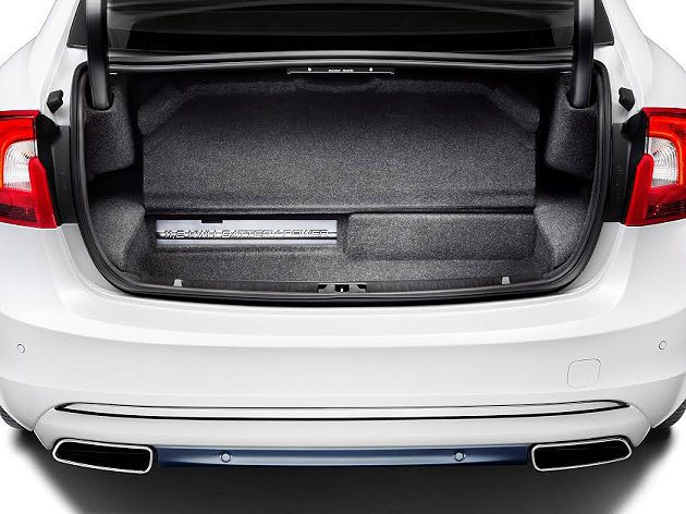 S60L PPHEV Concept電力來自行李廂地板下最大功率11.2kWh鋰離子電池模組。 Volvo提供