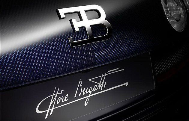 車身上有Ettroe Bugatti的簽名。 Bugatti提供