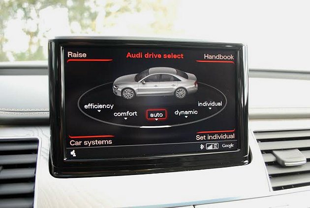 中控台內建Audi Select，可選擇不同駕馭模式。 記者趙惠群／攝影