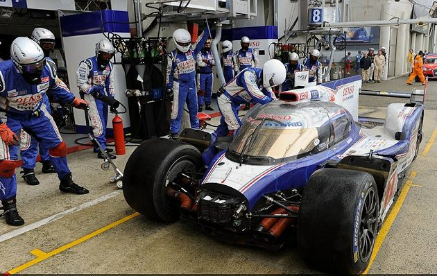 比賽中各車隊的維修與工作團隊都相當忙碌。 Le Mans官網