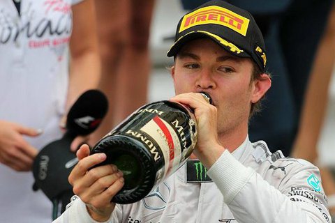 賓士F1雙雄沒互動 <u>Rosberg</u>奪冠引隊友不悅