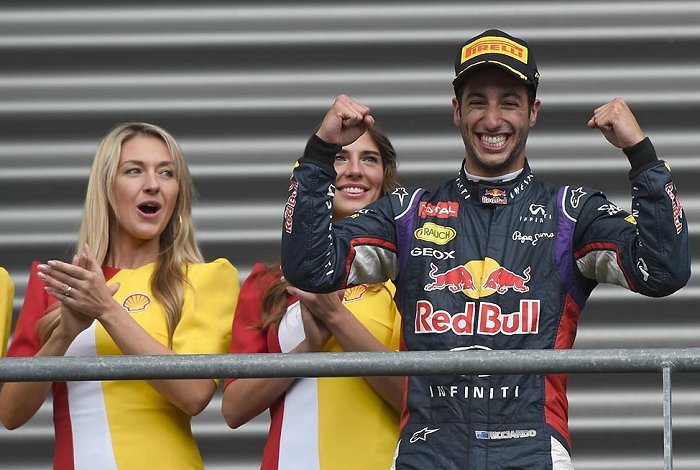 Ricciardo摘下冠軍，連兩站奪得第一。
 F1官方