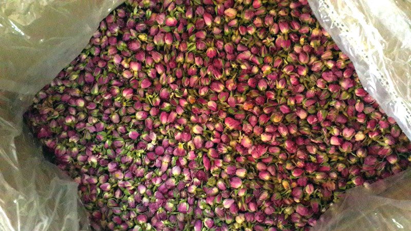 高雄市衛生局將原宜公司現存的2500公斤玫瑰花苞封存，目前已有2000公斤已售出給下游業者。