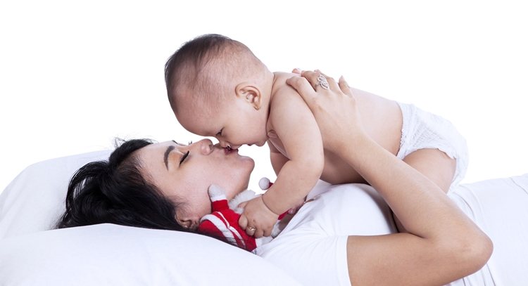 產後的媽咪，在有乳汁、身體狀況也適合的情況下，都希望能親餵母奶，不僅讓寶寶更健康，也能促進親子感情。