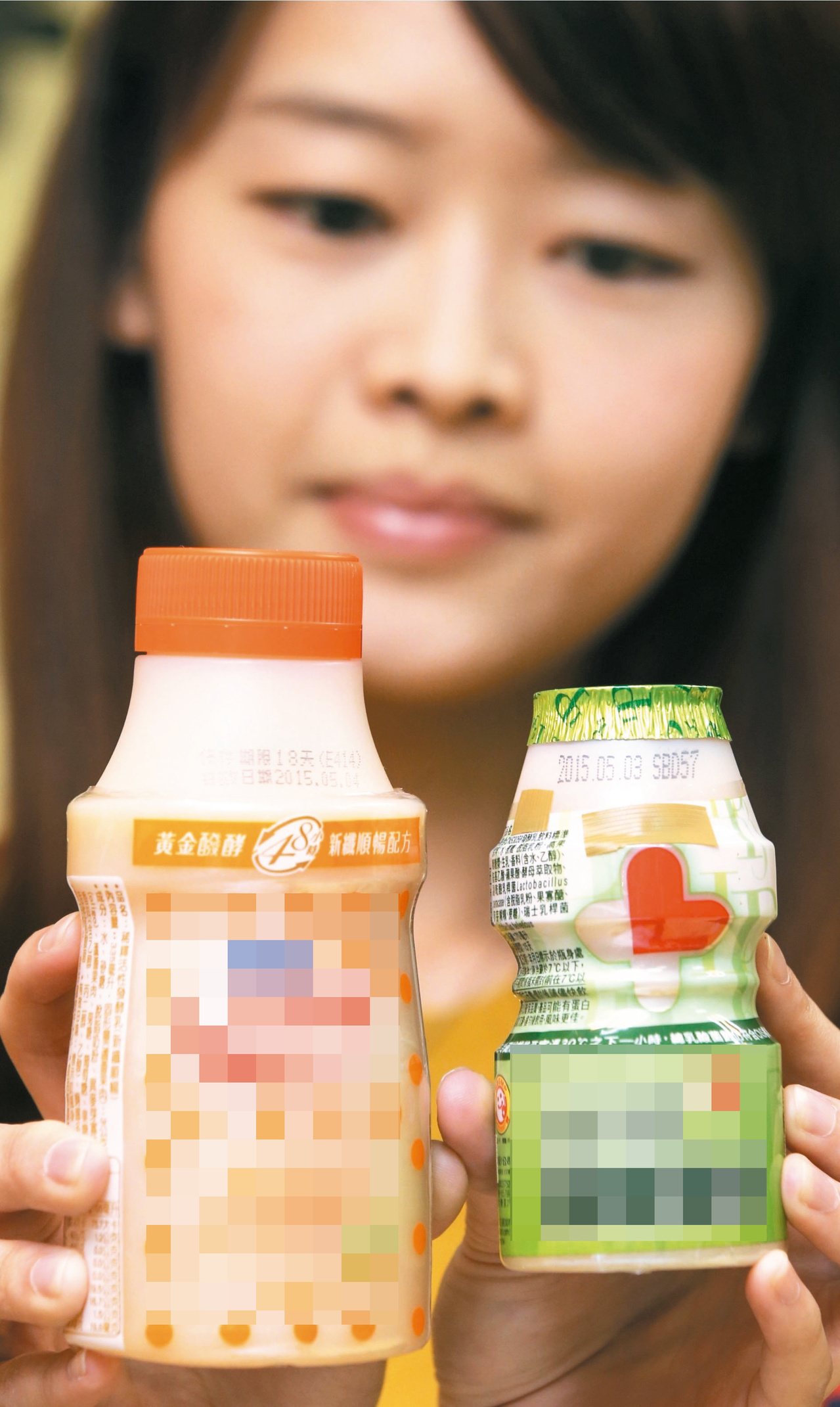 董氏基金會舉行「發酵乳健康多還是糖多？」記者會，現場展示市售發酵乳飲料添加糖量都超過WHO的標準。